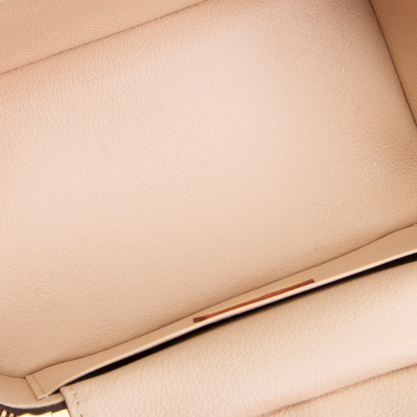 Clean bag interior