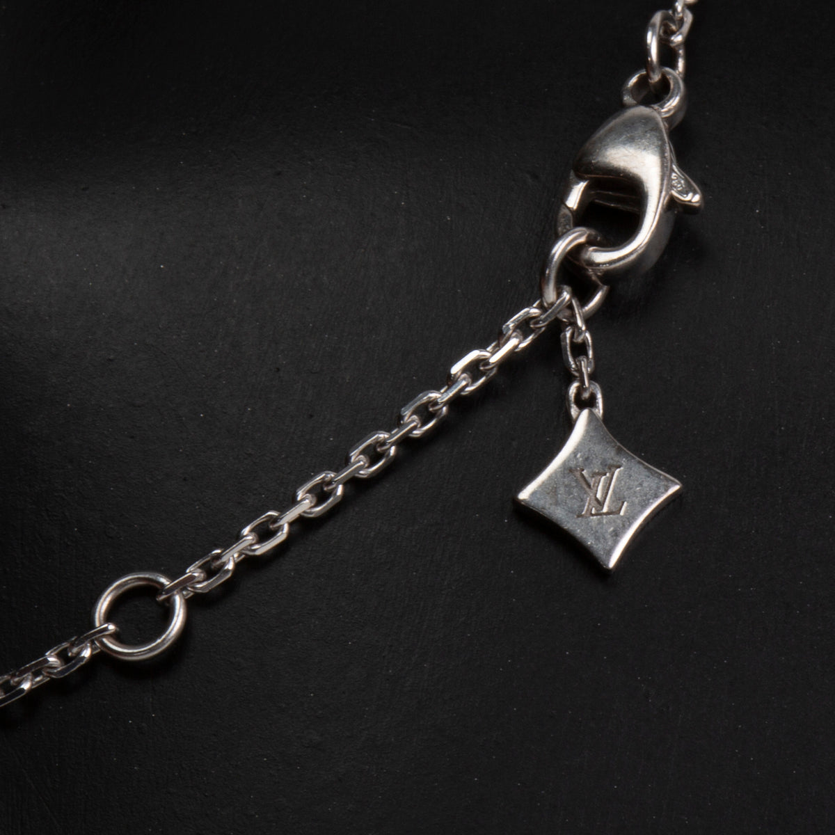 LOUIS VUITTON Ldylle Blossom Diamond Necklace