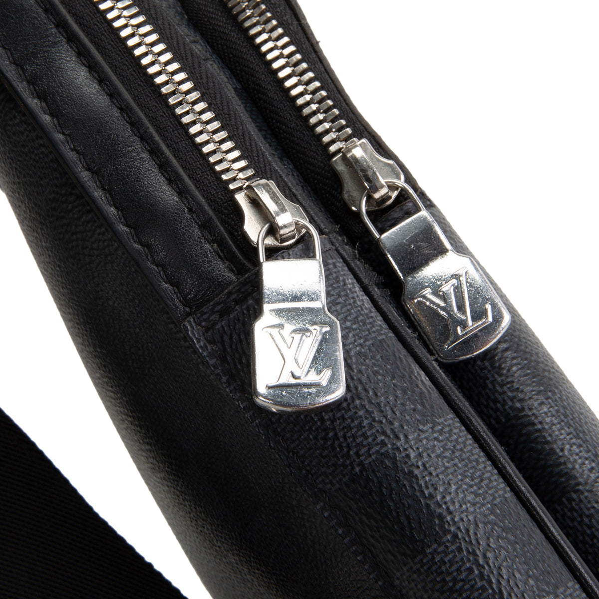 LOUIS VUITTON Avenue Sling Bag - Damier Graphite OUTLET FINAL SALE
