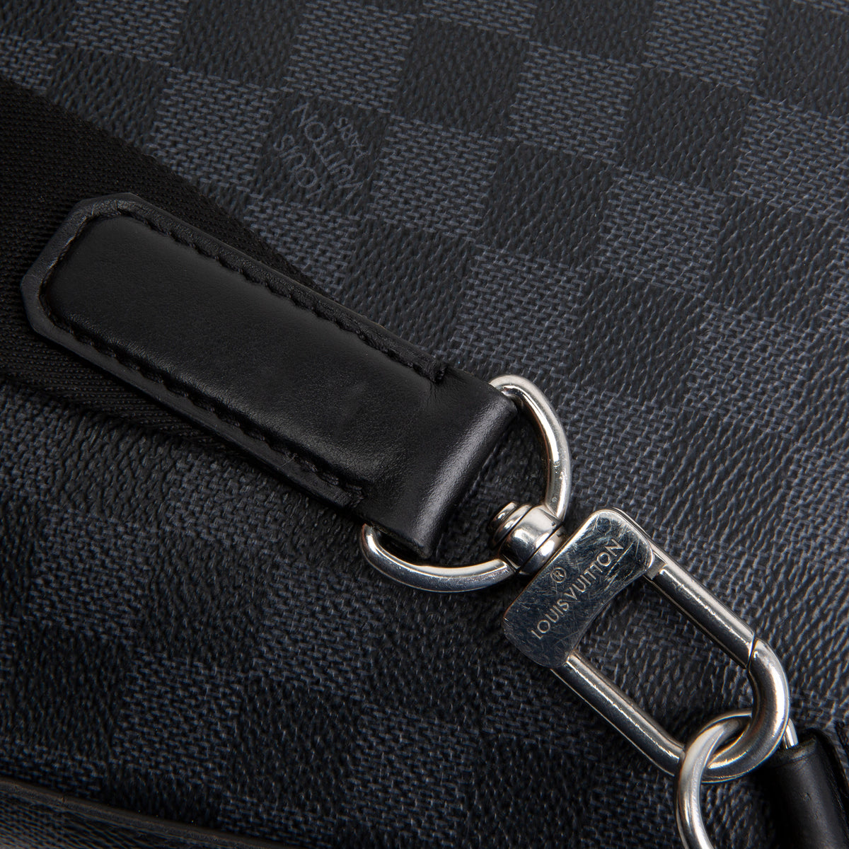 LOUIS VUITTON Avenue Sling Bag - Damier Graphite OUTLET FINAL SALE