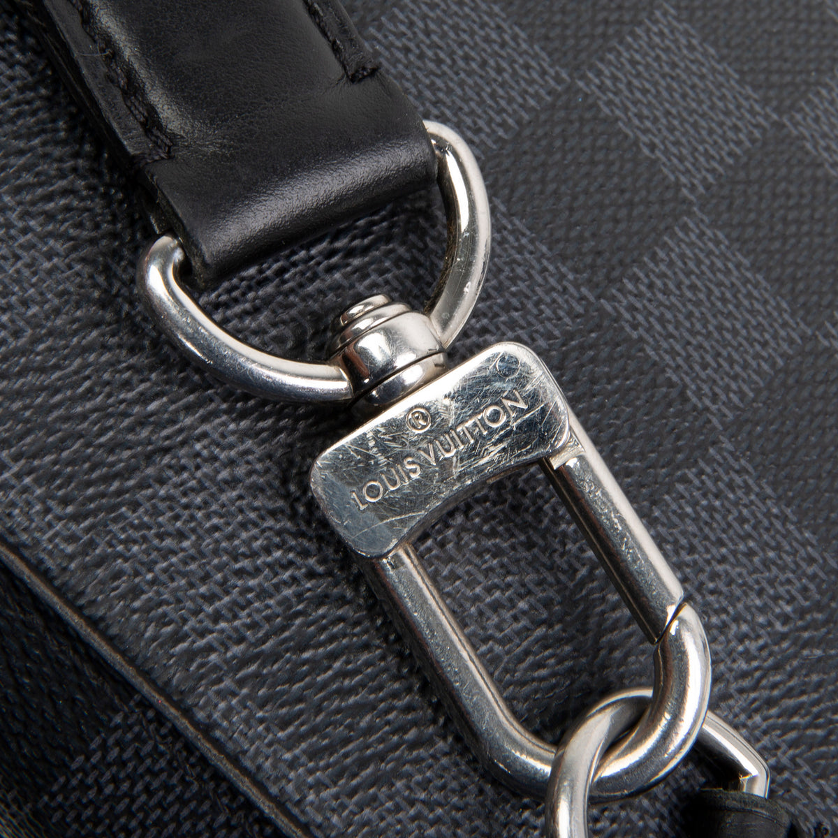 LOUIS VUITTON Avenue Sling Bag - Damier Graphite OUTLET FINAL SALE