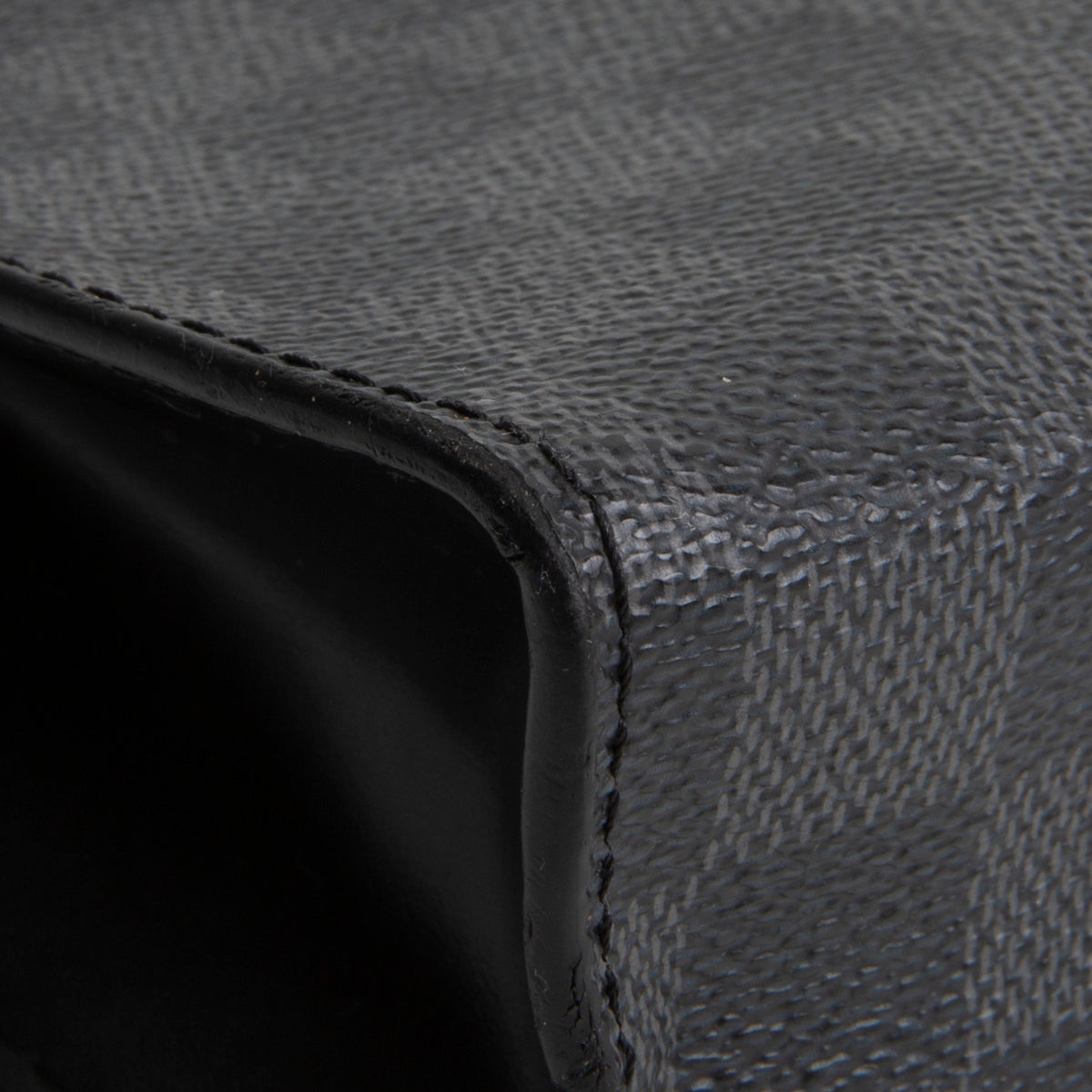 LOUIS VUITTON Pochette Voyage MM Damier Graphite - Black/Grey