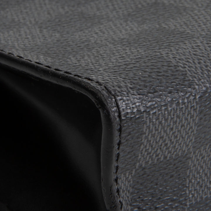 LOUIS VUITTON Pochette Voyage MM Damier Graphite - Black/Grey