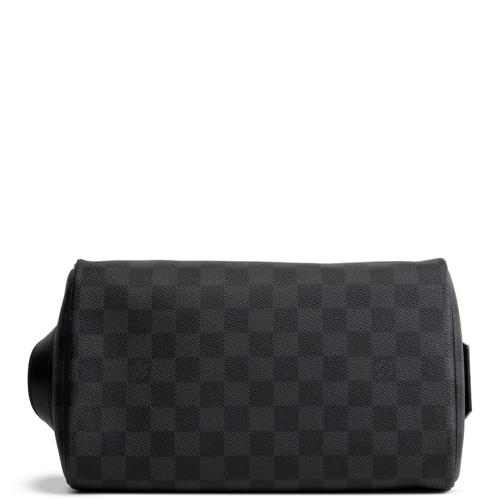 LOUIS VUITTON Damier Graphite Toiletry Dopp Kit