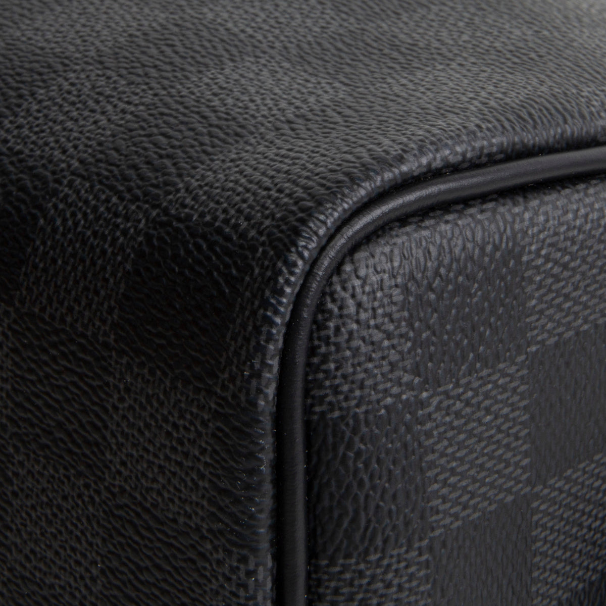 LOUIS VUITTON Damier Graphite Toiletry Dopp Kit