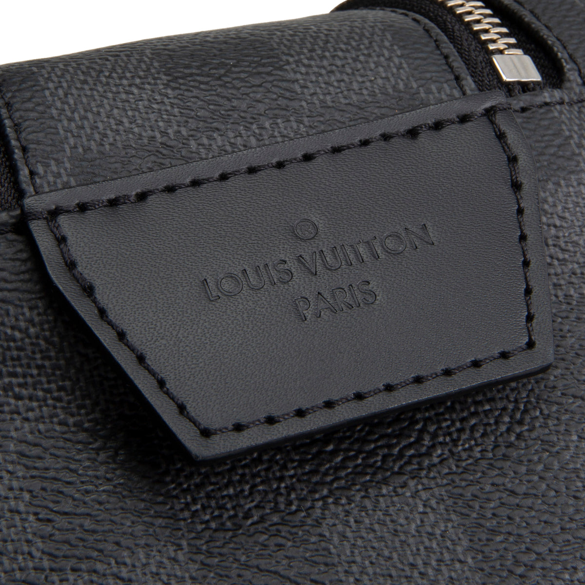 LOUIS VUITTON Damier Graphite Toiletry Dopp Kit
