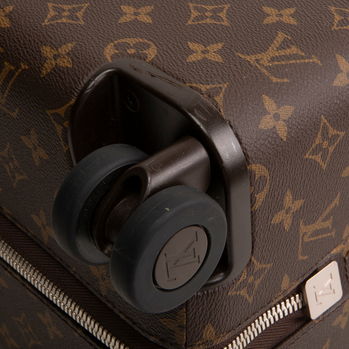 LOUIS VUITTON Horizon 55 Monogram w/ Vachetta Accents