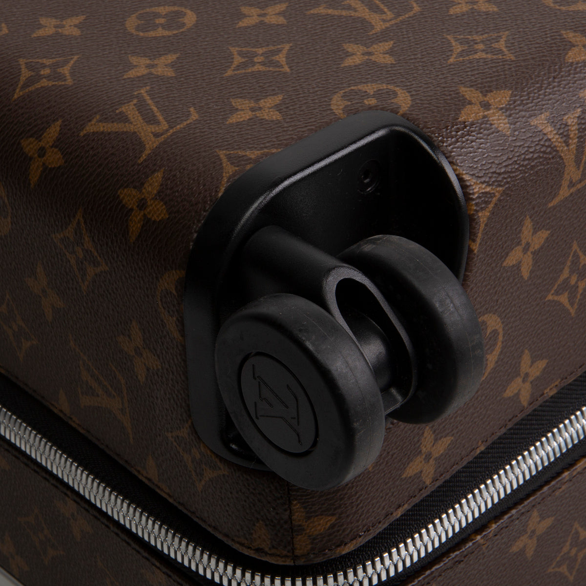 LOUIS VUITTON Horizon 55 Monogram w/ Matte Black Accents