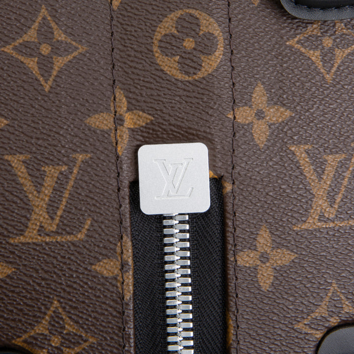LOUIS VUITTON Horizon 55 Monogram w/ Matte Black Accents