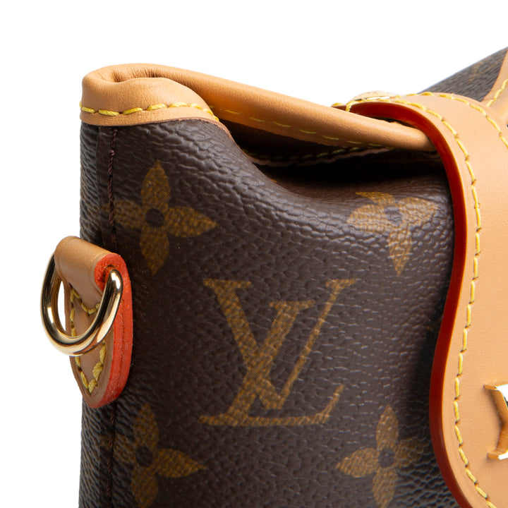 LOUIS VUITTON Monogram Fold Me Pouch