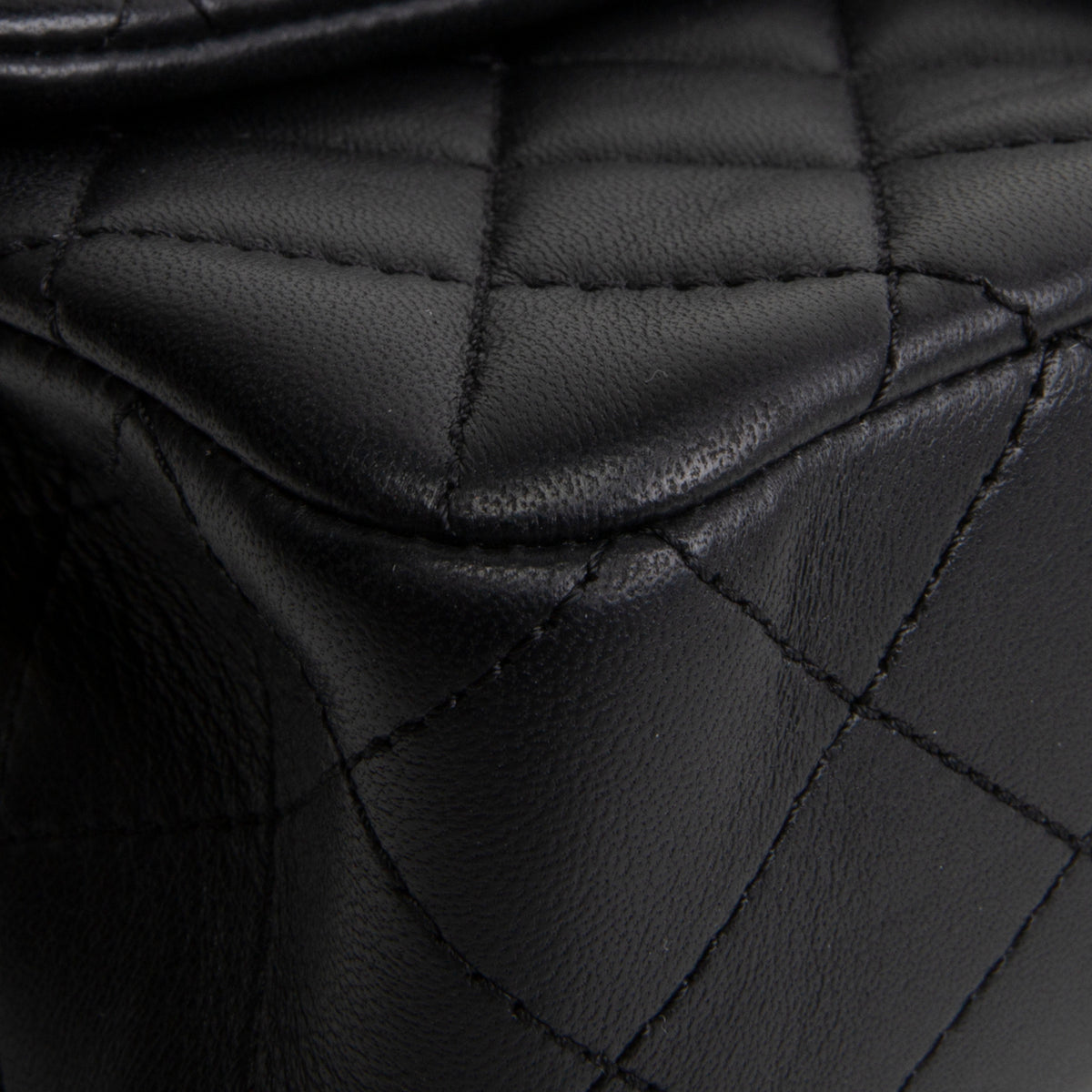 CHANEL Pearl Crush Small Flap Bag - Black