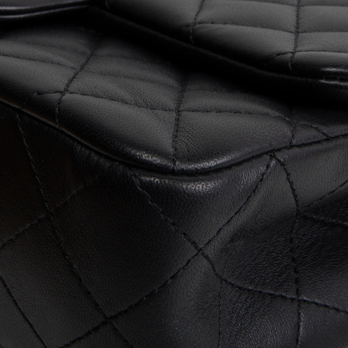 CHANEL Pearl Crush Small Flap Bag - Black
