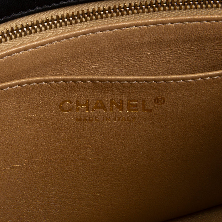 CHANEL Pearl Crush Small Flap Bag - Black