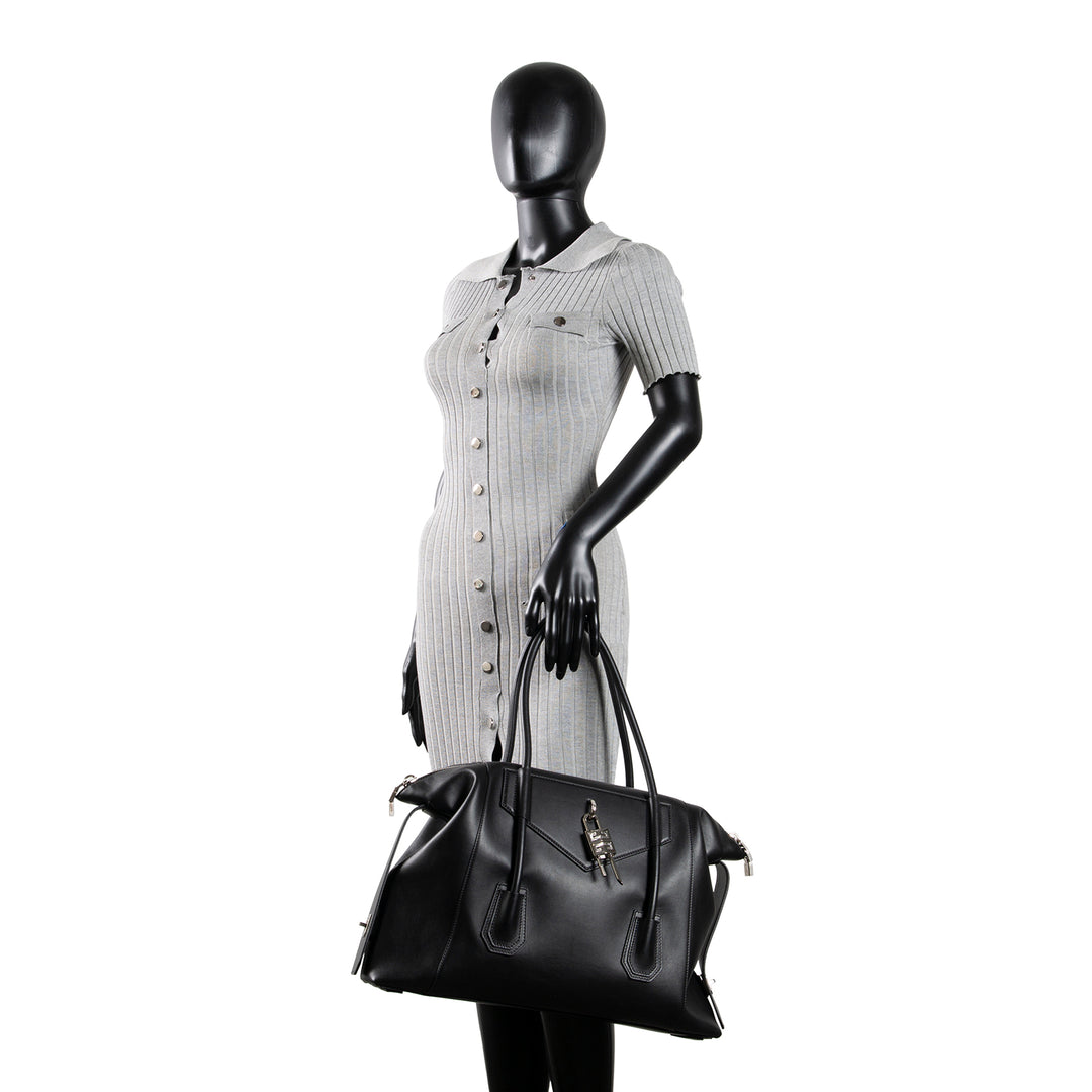 GIVENCHY Soft Antigona Duffle