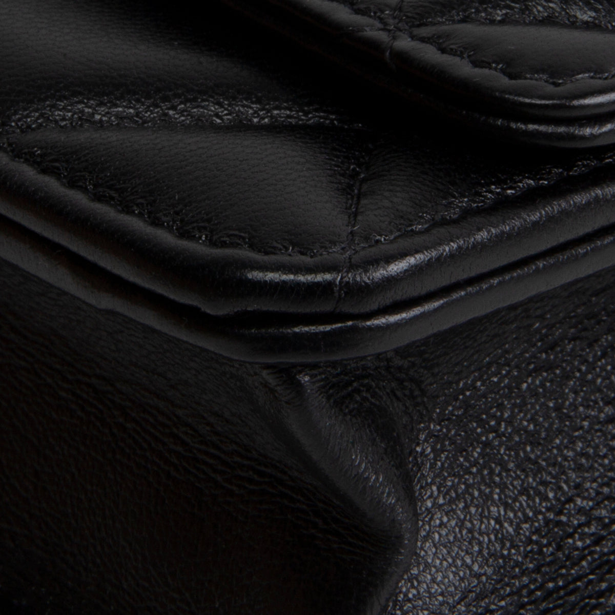 CHANEL Lambskin 19 Wallet On Chain - Black