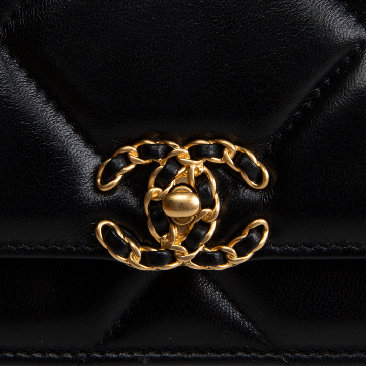 CHANEL Lambskin 19 Wallet On Chain - Black