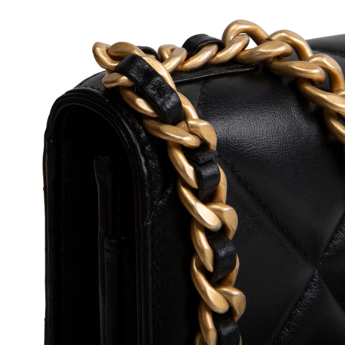 CHANEL Lambskin 19 Wallet On Chain - Black