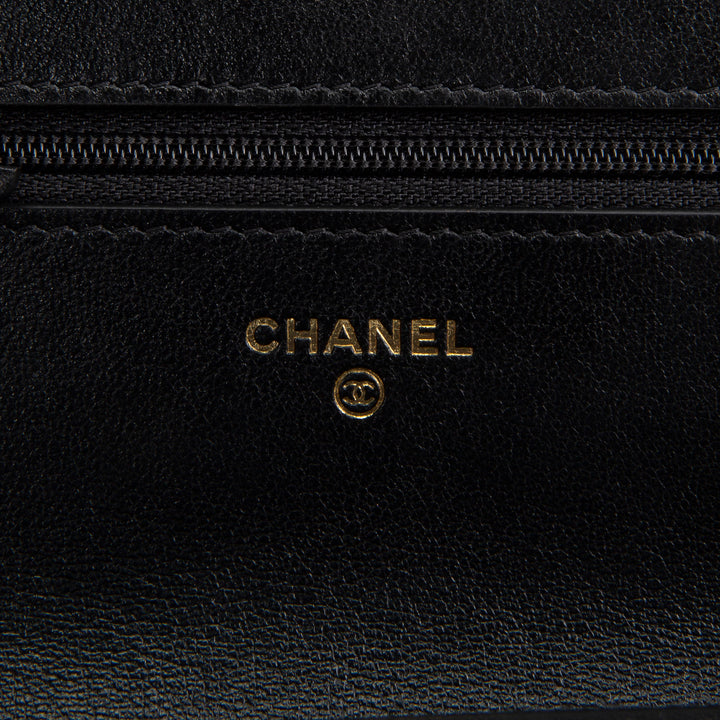 CHANEL Lambskin 19 Wallet On Chain - Black