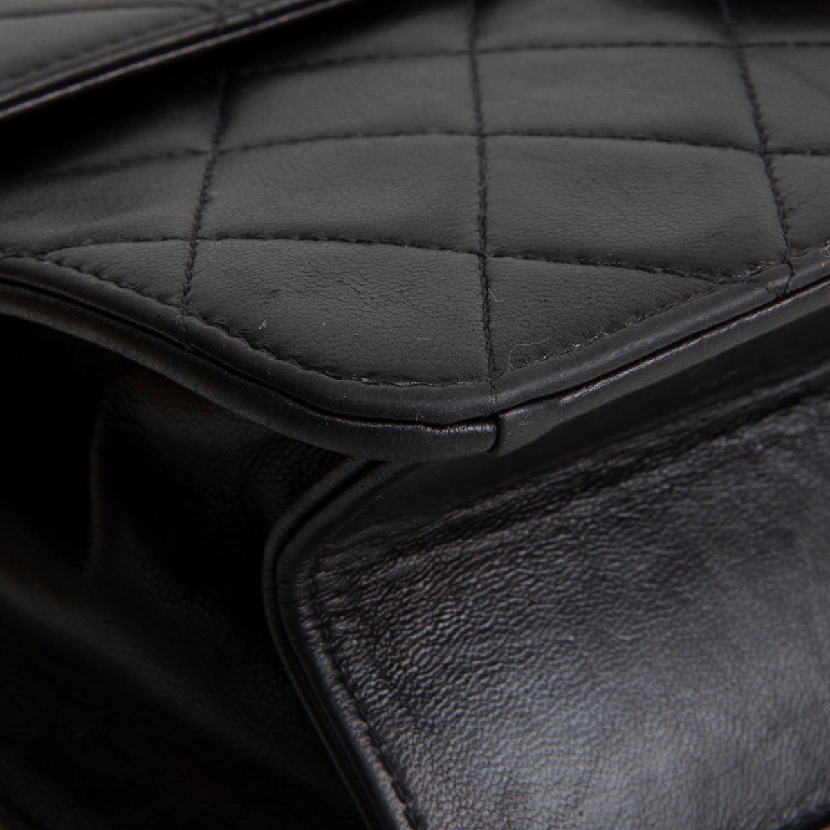 CHANEL Vintage Push Lock Single Flap