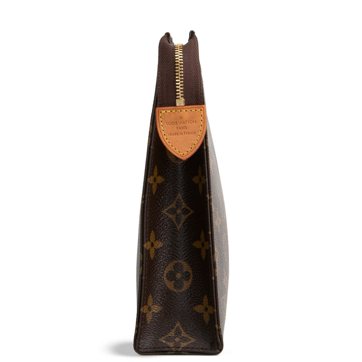 LOUIS VUITTON Monogram Poche Toiletry 26