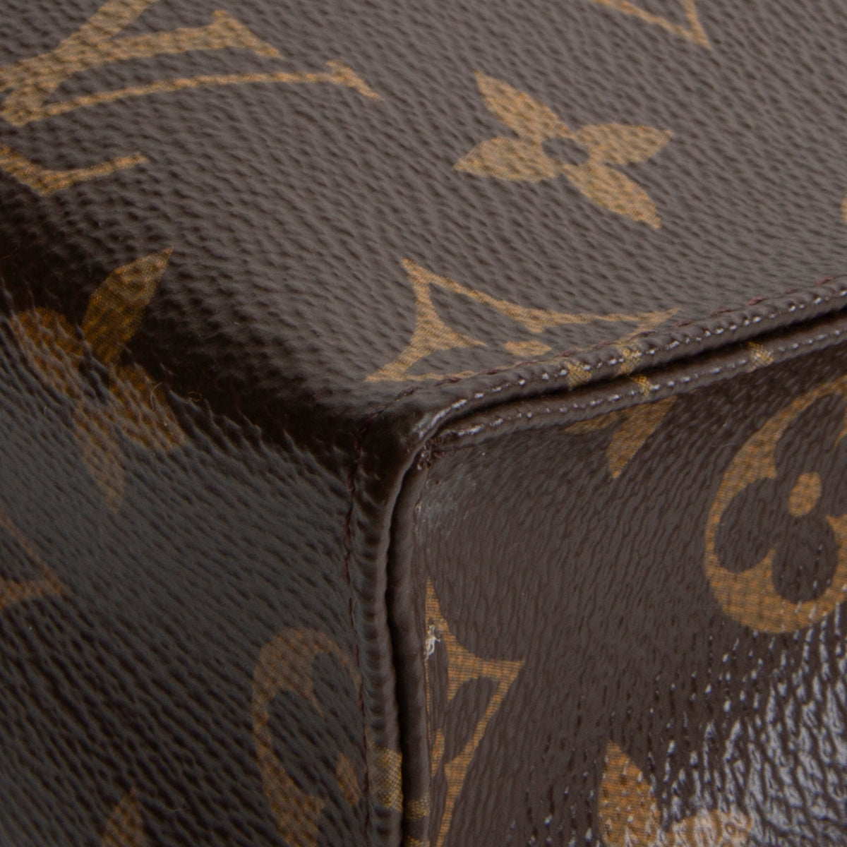 LOUIS VUITTON Monogram Poche Toiletry 26