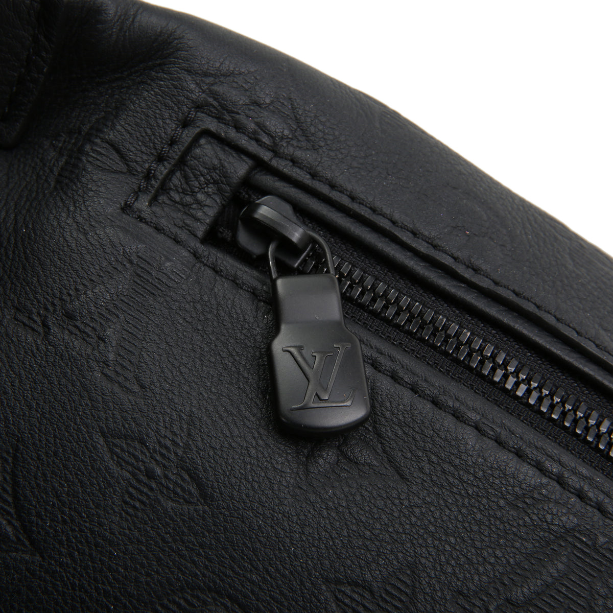 LOUIS VUITTON Monogram Shadow Discovery Bumbag - Black OUTLET FINAL SALE