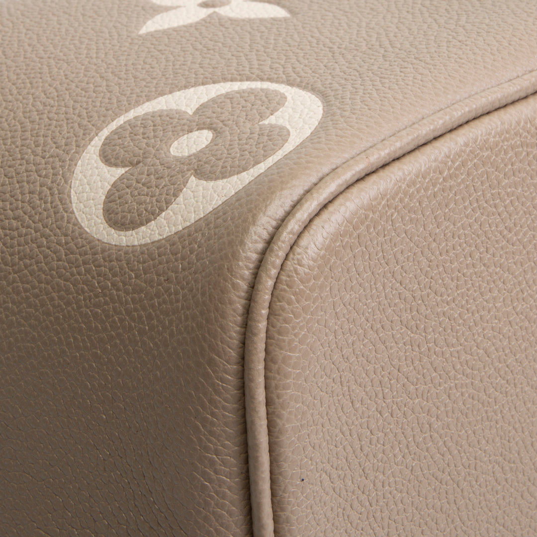 LOUIS VUITTON Giant Empreinte Monogram Neonoe MM - Bicolor Turtledove