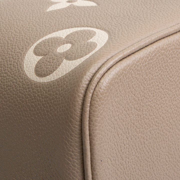 LOUIS VUITTON Giant Empreinte Monogram Neonoe MM - Bicolor Turtledove