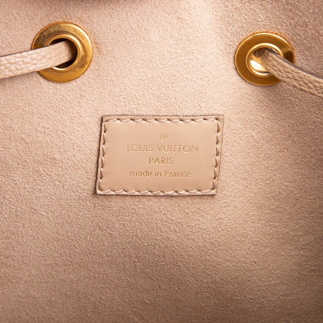 LOUIS VUITTON Giant Empreinte Monogram Neonoe MM - Bicolor Turtledove