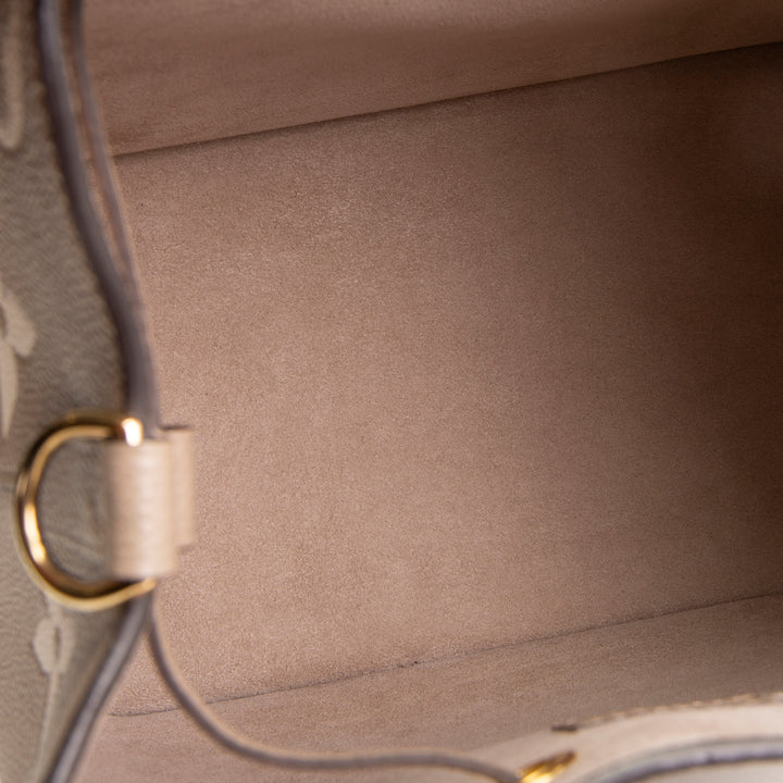 LOUIS VUITTON Giant Empreinte Monogram Neonoe MM - Bicolor Turtledove
