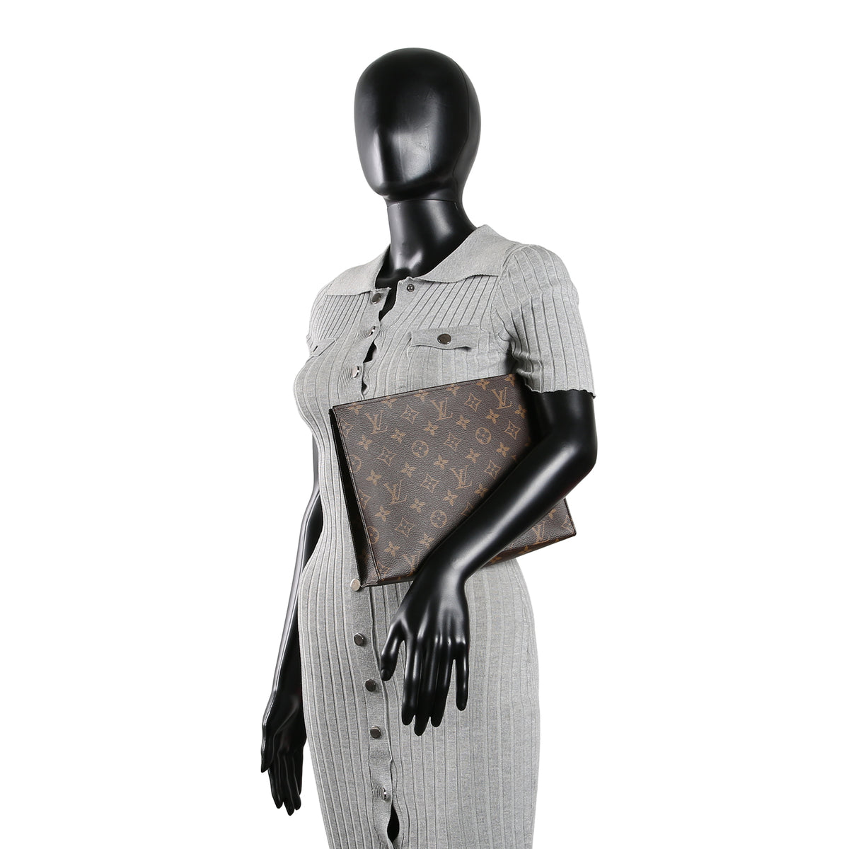 LOUIS VUITTON Monogram Poche Toiletry 26