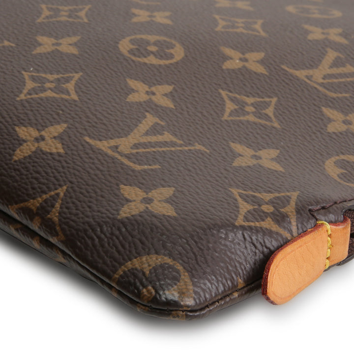 LOUIS VUITTON Monogram Laptop Sleeve