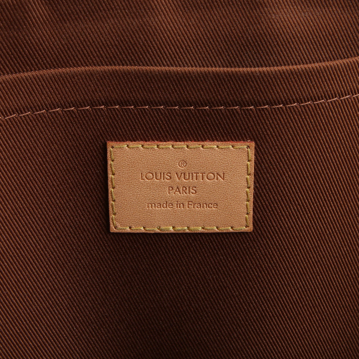 LOUIS VUITTON Monogram Laptop Sleeve