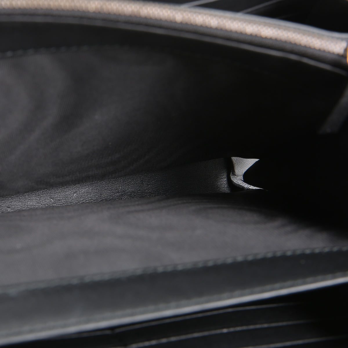 GUCCI Velvet Marmont Wallet on Chain - Black