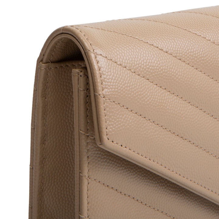 SAINT LAURENT Grain de Poudre Cassandre Envelope Chain Wallet - Nude