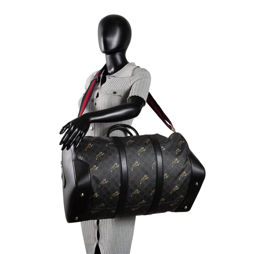 GUCCI GG Supreme Tiger Soft Duffle - Black