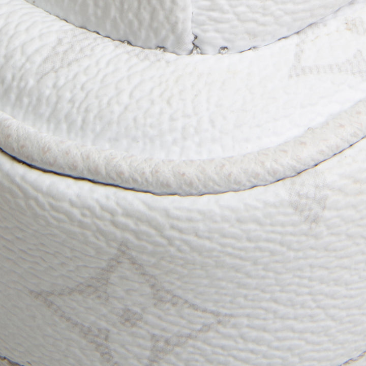 LOUIS VUITTON Taigarama Avenue Sling Bag - White