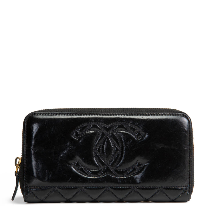 CHANEL Zip Around Wallet