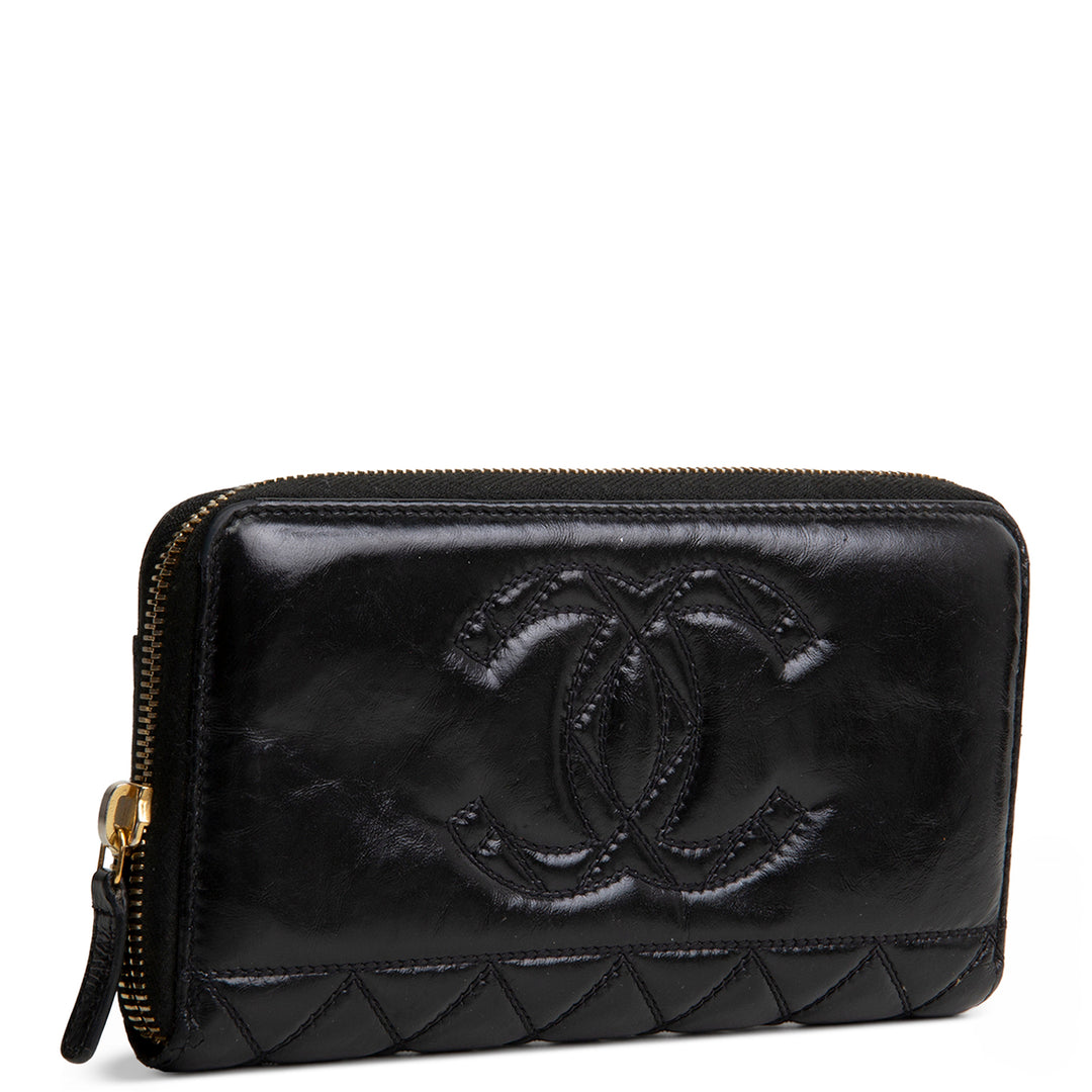 CHANEL Zip Around Wallet