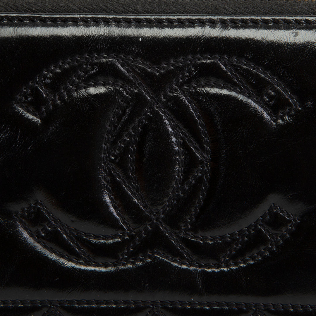 CHANEL Zip Around Wallet
