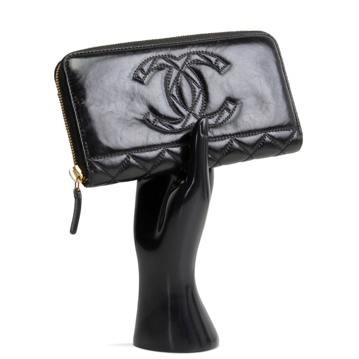 CHANEL Zip Around Wallet
