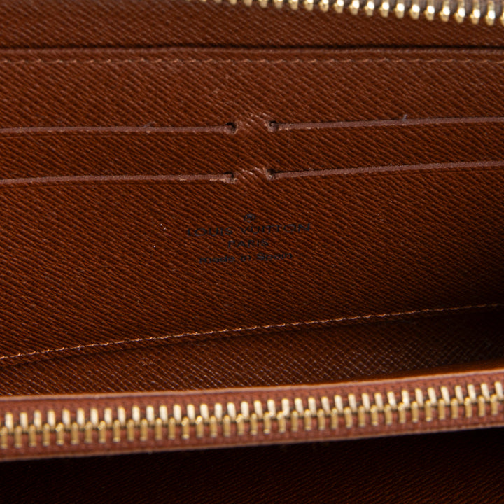 LOUIS VUITTON Monogram Zippy Wallet