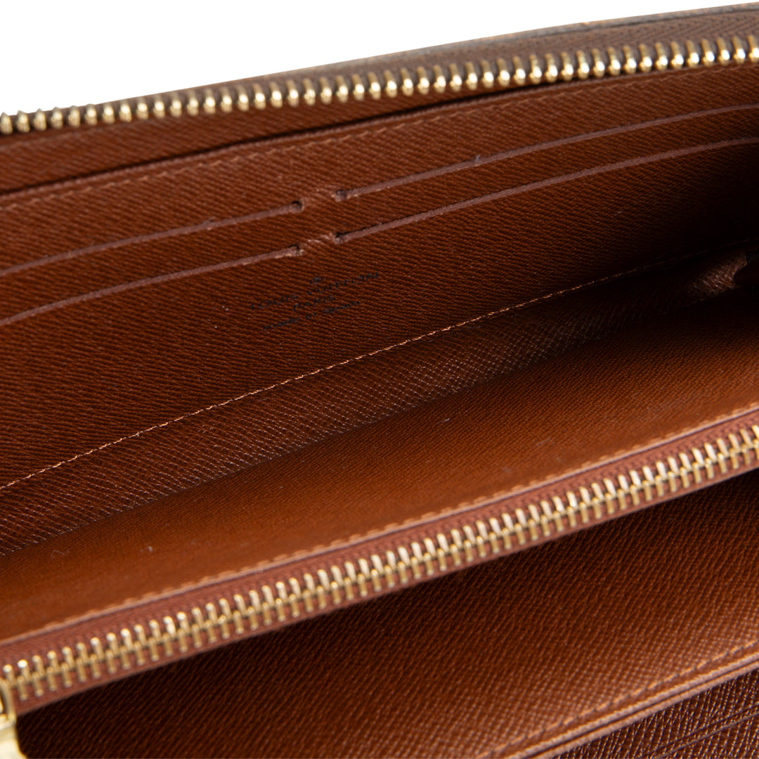 LOUIS VUITTON Monogram Zippy Wallet