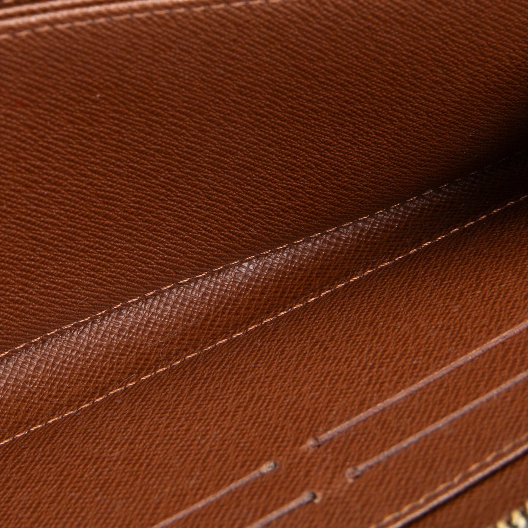 LOUIS VUITTON Monogram Zippy Wallet