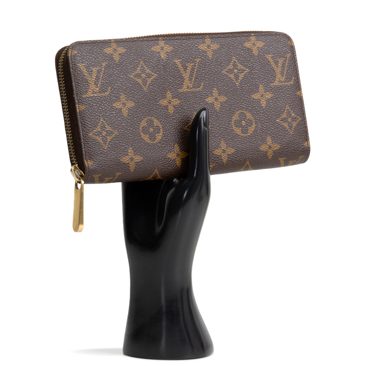 LOUIS VUITTON Monogram Zippy Wallet