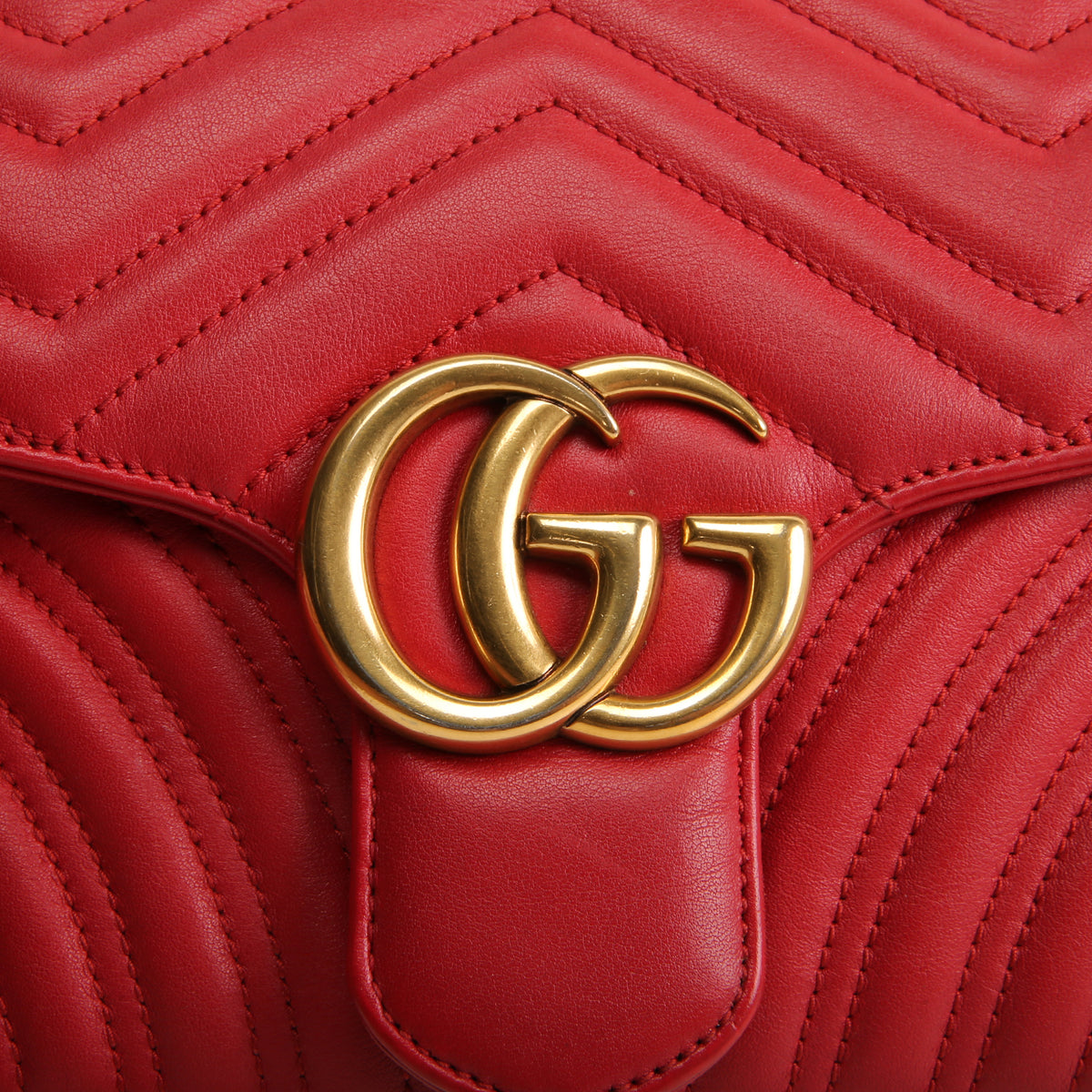 GUCCI Matelasse Small GG Marmont - Red