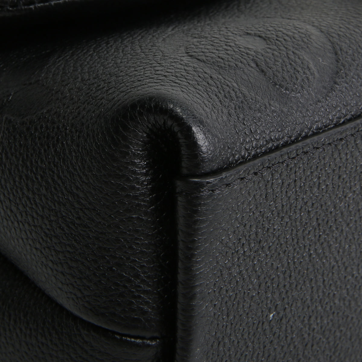 LOUIS VUITTON Empreinte Madeleine BB - Black