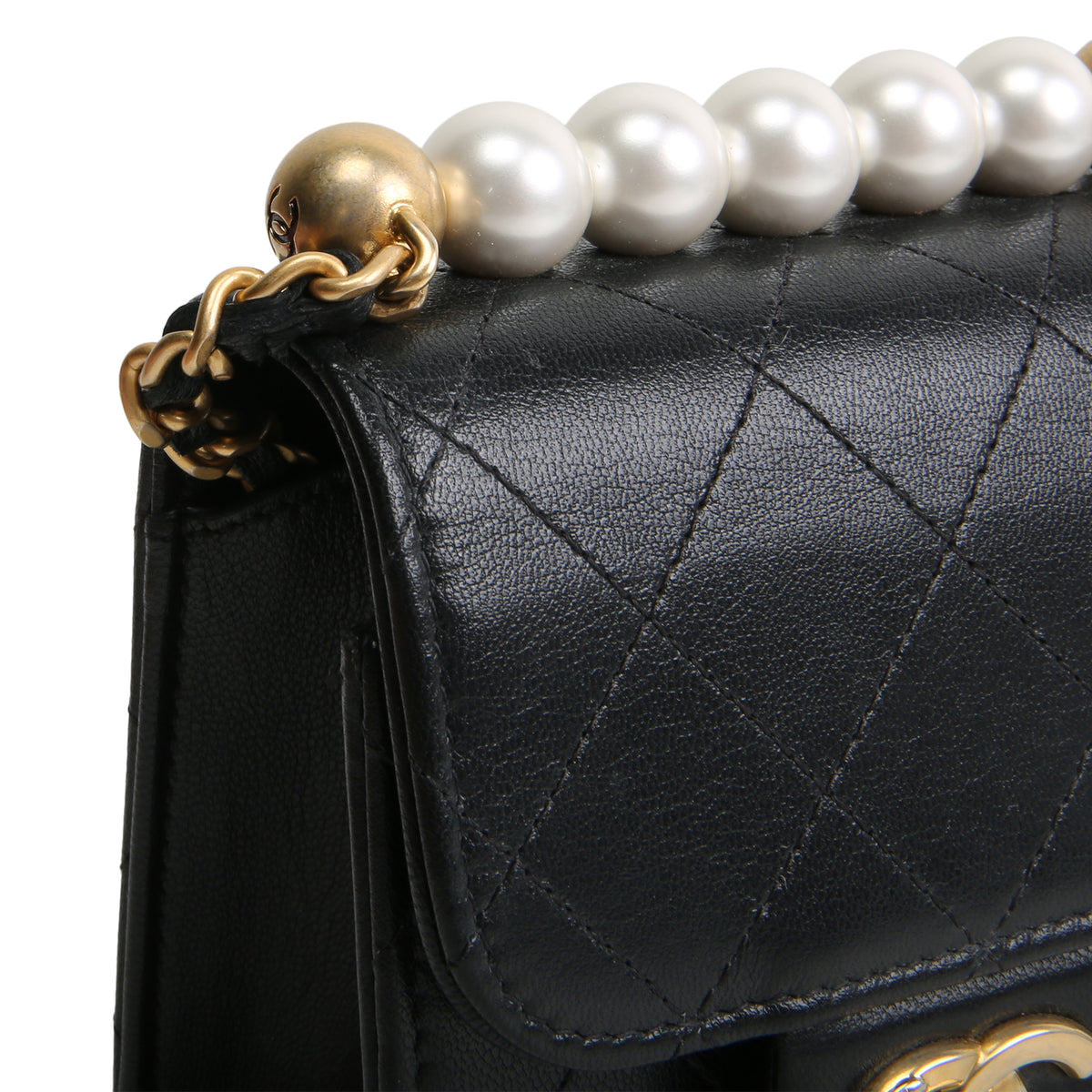 CHANEL Chic Pearls Flap Chain Clutch - Black