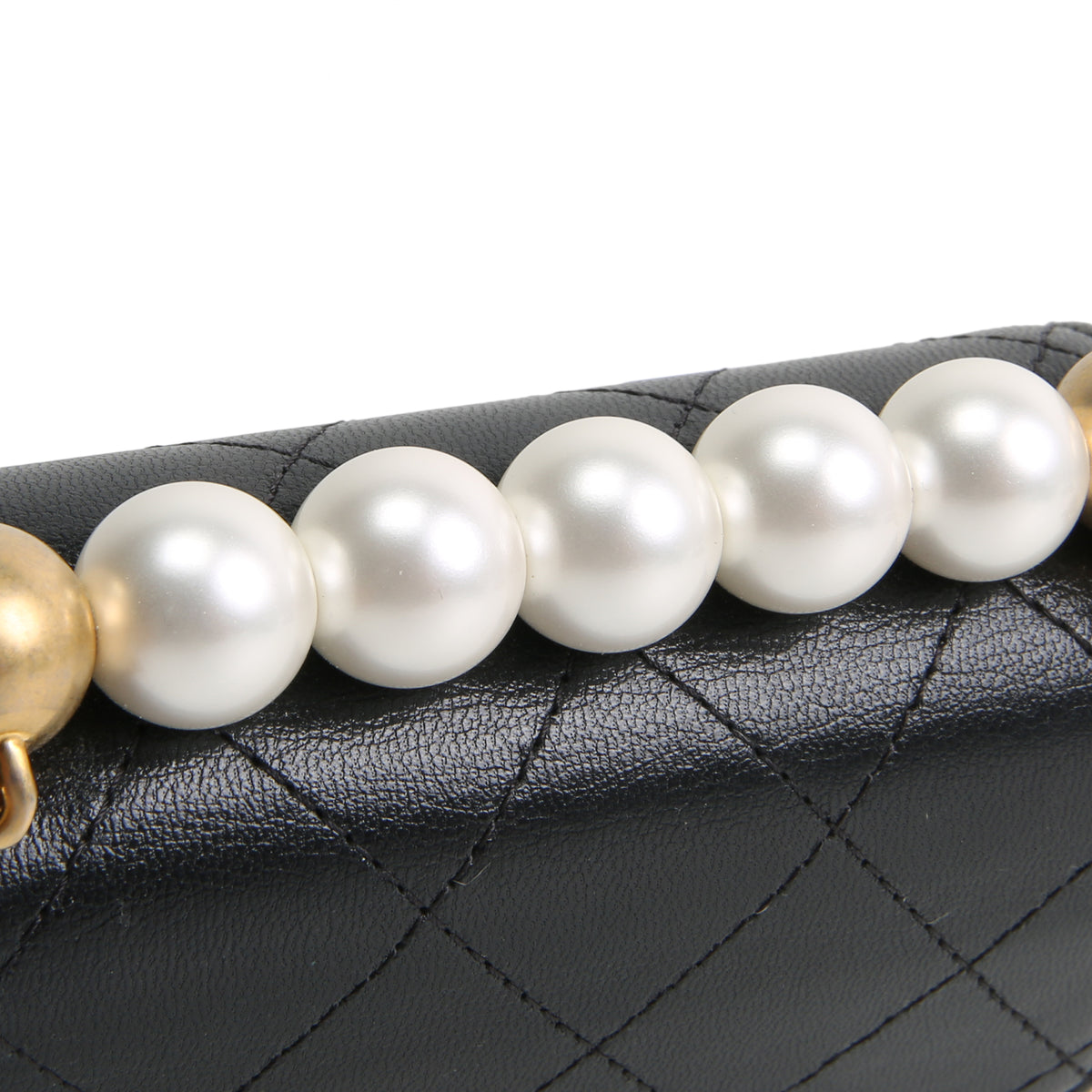 CHANEL Chic Pearls Flap Chain Clutch - Black