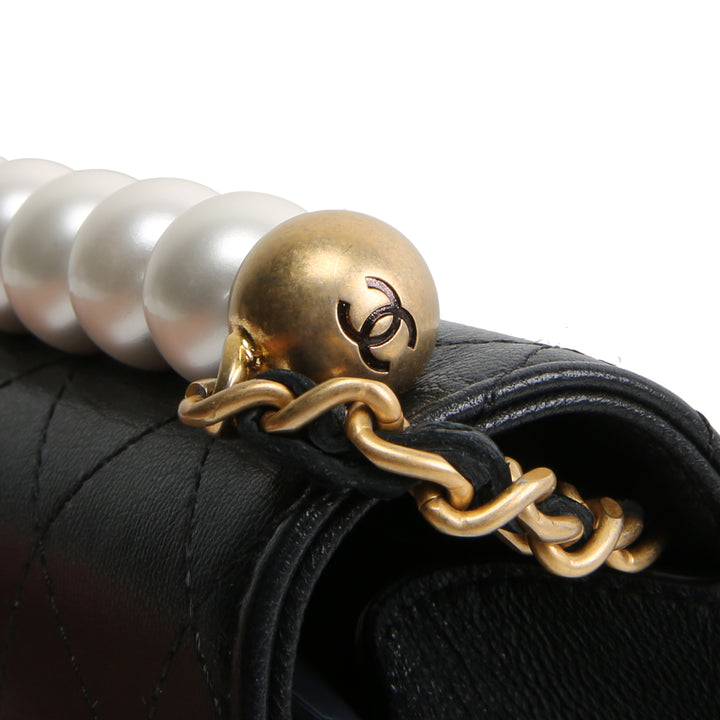 CHANEL Chic Pearls Flap Chain Clutch - Black
